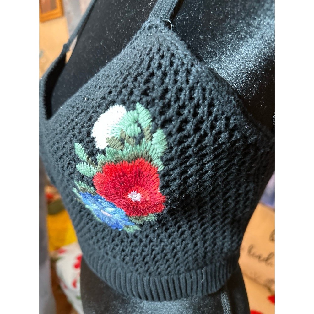 American Eagle Knitted Crop Top Black Embroidered Flowers Y2K Festival Summer - Picture 5 of 7